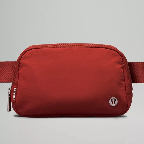 NEW Lululemon everywhere belt bag, in sold out Terra Orange - Picture 1 of 11